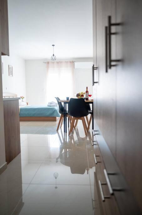Anesis Airport Rooms 204 Koropíon Dış mekan fotoğraf